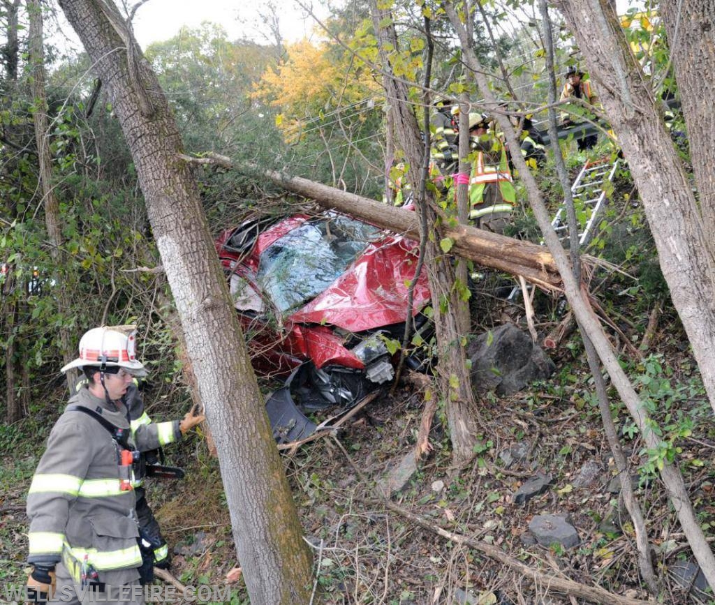 10/26/18 - MVA with entrapment on Alpine Road. Photos by Curt Werner